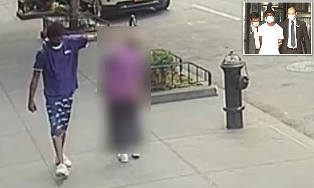 Чоловік безпричинно вдарив на вулиці 92-літню жінку. Якби не це відео, він міг би уникнути покарання... (відео)